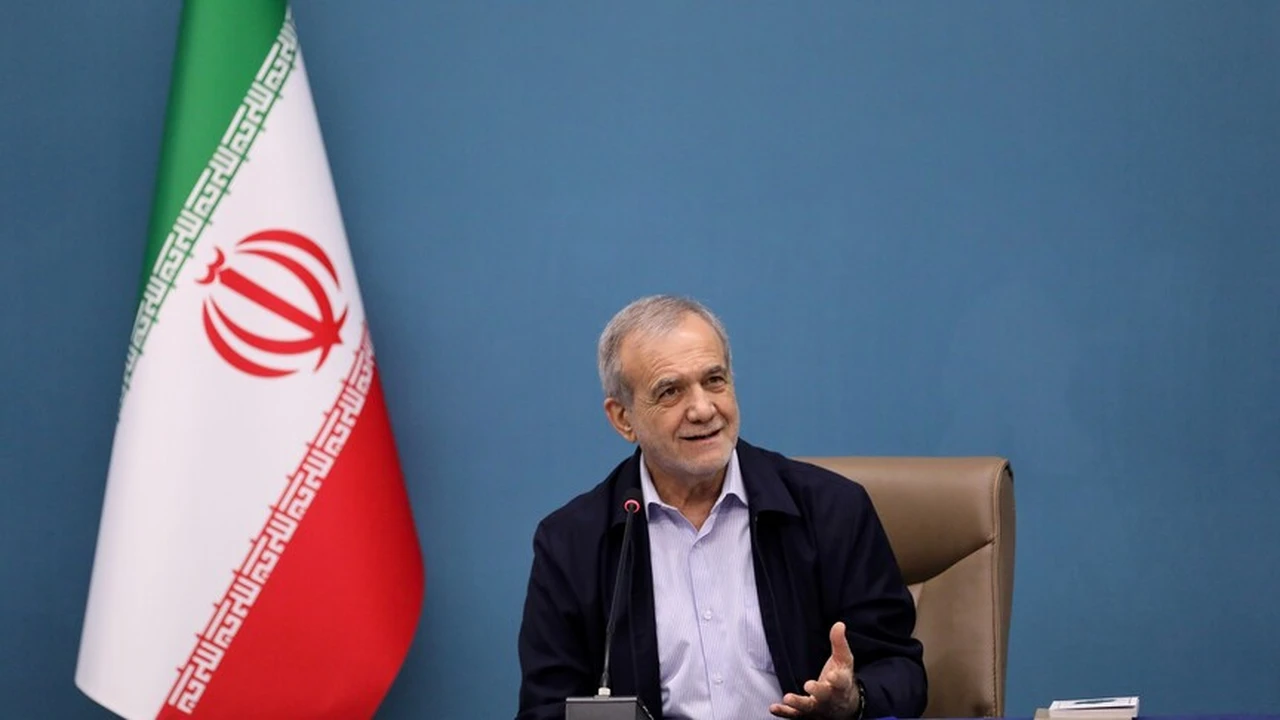 الرئيس الإيراني يشيد بموقفي مصر وتركيا تجاه مواجهة الحرب الأمريكية الإسرائيلية